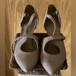 Naturalizer Taupe Cross Straps Pumps Size 8.5N EUC
